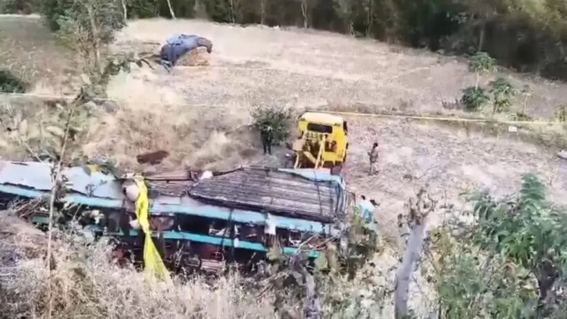 Bus falls into 200 feet deep gorge on Nashik-Gujarat highway, 7 dead, 15 injured