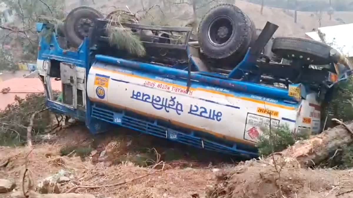 Petrol-diesel tanker crashes in Almora