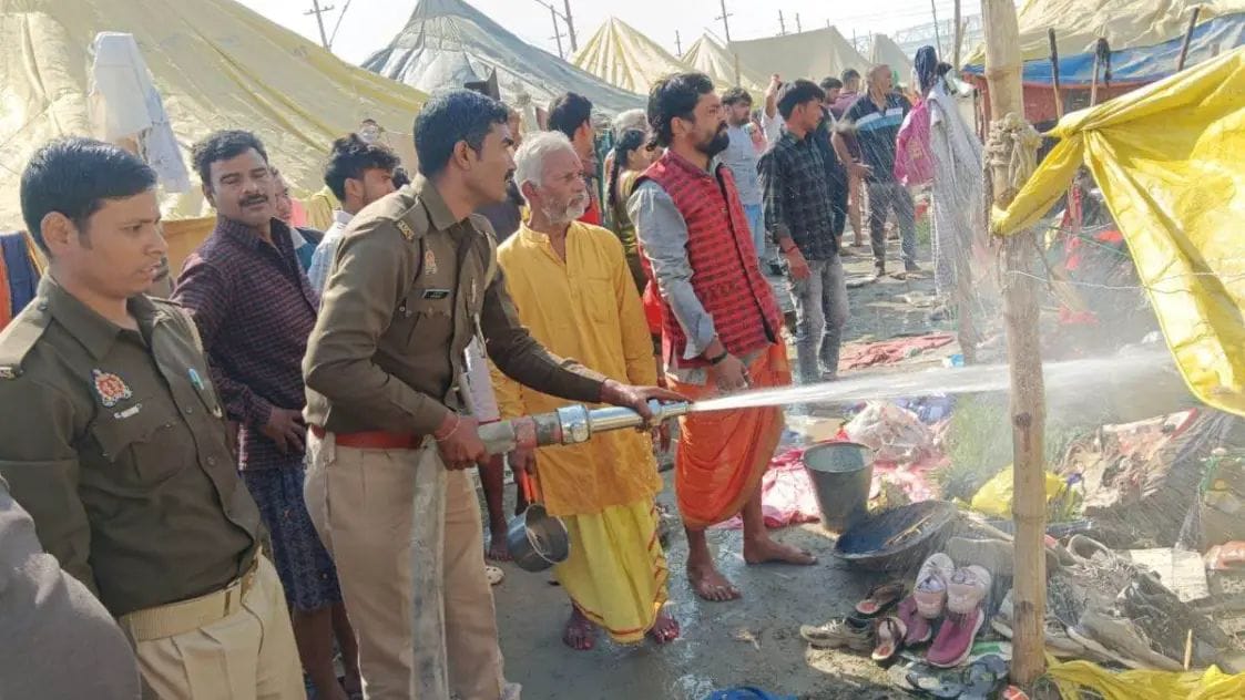 Maha Kumbh Mela: Fire due to cylinder leakage, tent and belongings of Kalpvasi burnt to ashes