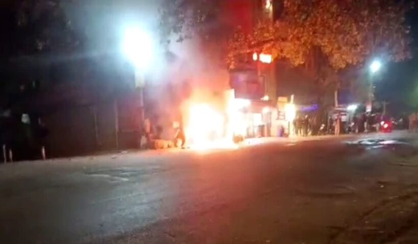 A car parked on the roadside in Rishikesh suddenly caught fire, short circuit suspected