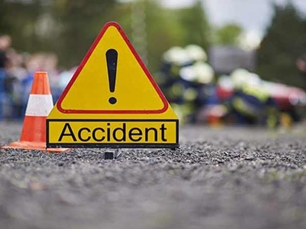 A major accident was averted in Nainital, a truck loaded with gas cylinders fell into a ditch