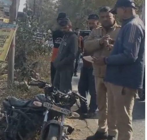 A tragic road accident occurred due to high speed in Haldwani, one injured