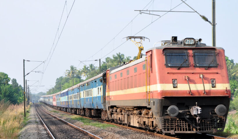 Railway's gift on Holi: Special trains will be run for the convenience of passengers