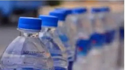 Fraud or negligence? Thousands of liters of bottled water were being sold with incorrect information