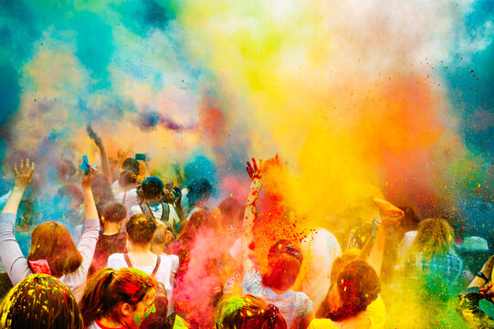 Holi 2025: Take these necessary precautions along with the fun of colors