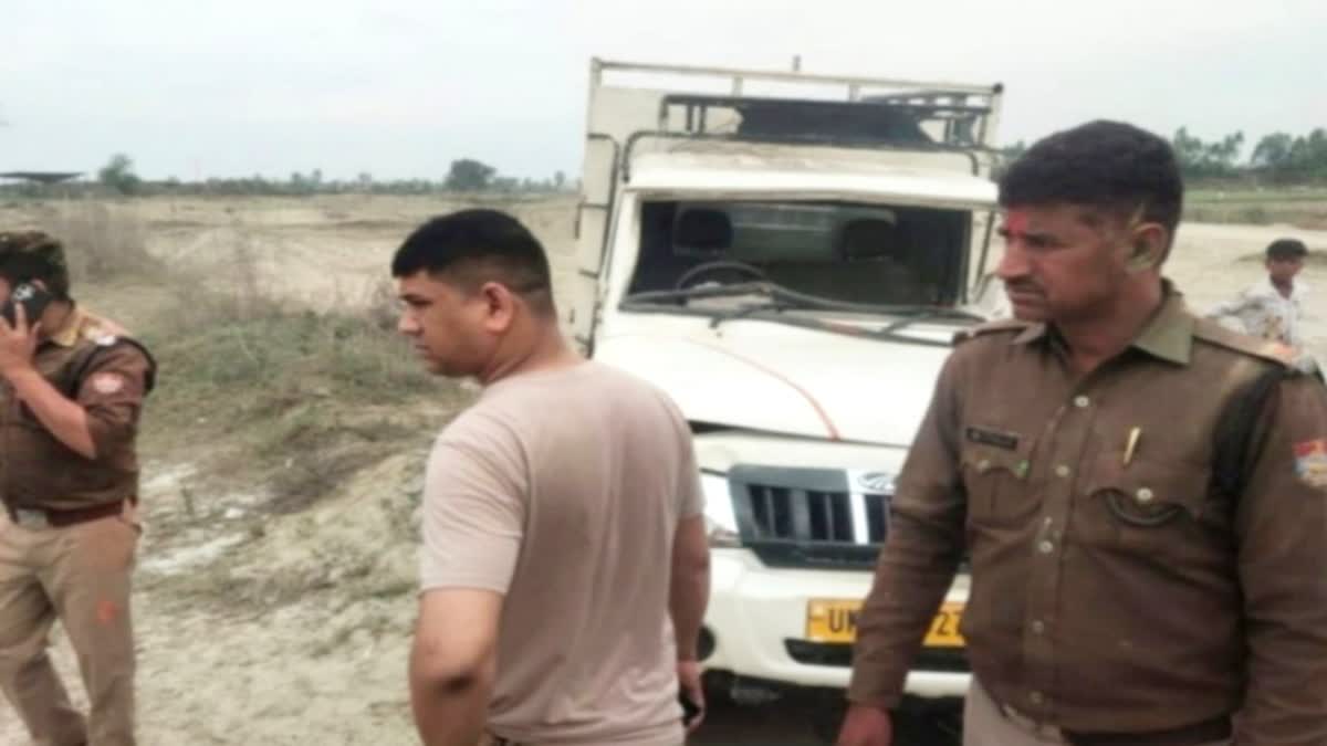 Pickup overturned while going to take bath in Ganga, Holi's happiness turned into mourning