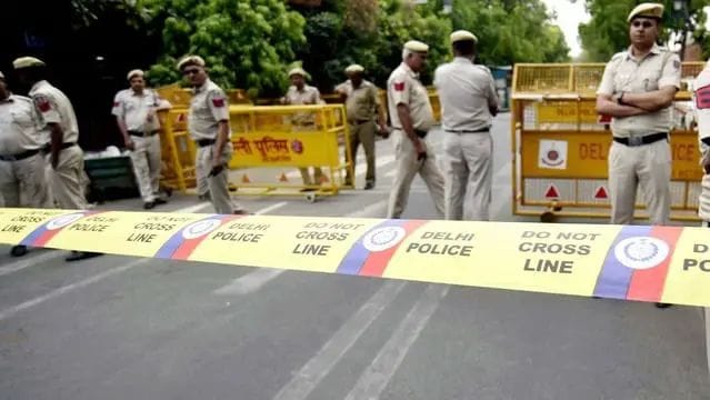 Bloody game of road rage in Delhi on Holi day, young man killed by slitting his throat with a bottle