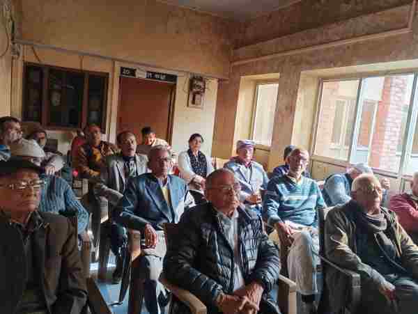 almora-pensioners-meeting-memorandum-submitted-to-mayor