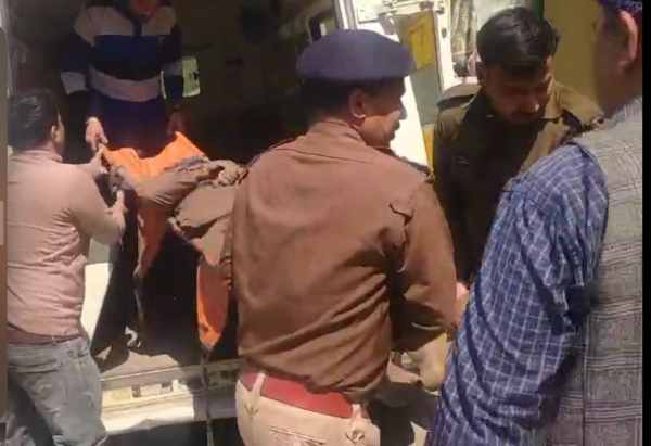 almora-breaking-major-accident-in-bhataraujkhan-pickup-falls-into-70-feet-deep-gorge